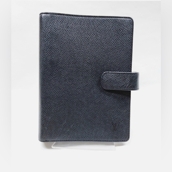 ✨Authentic Louis Vuitton Agenda Taiga - Black (MM) ✨